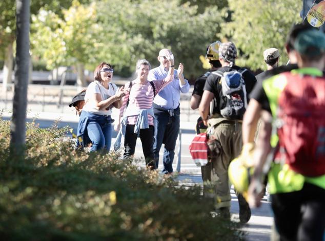 Fotos: Concentración de los bomberos forestales en Valladolid para exigir un «operativo permanente»