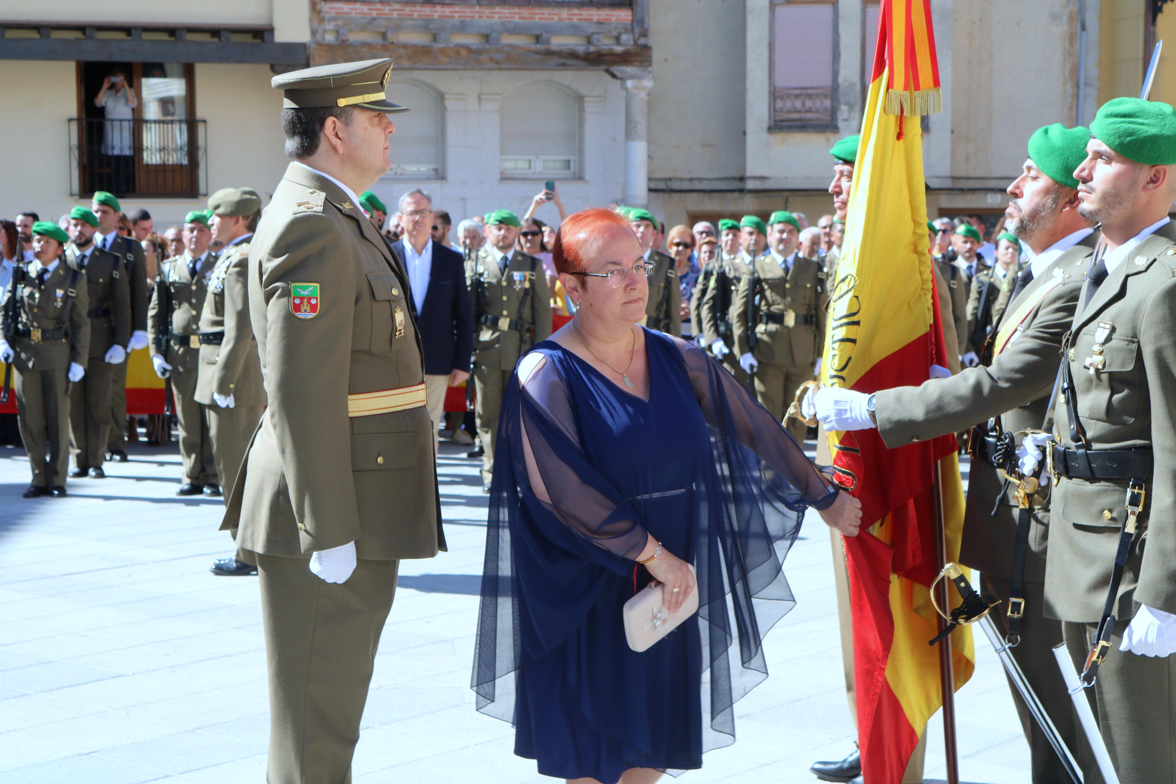 Alrededor de ochenta personas juran ante la Enseña Nacional