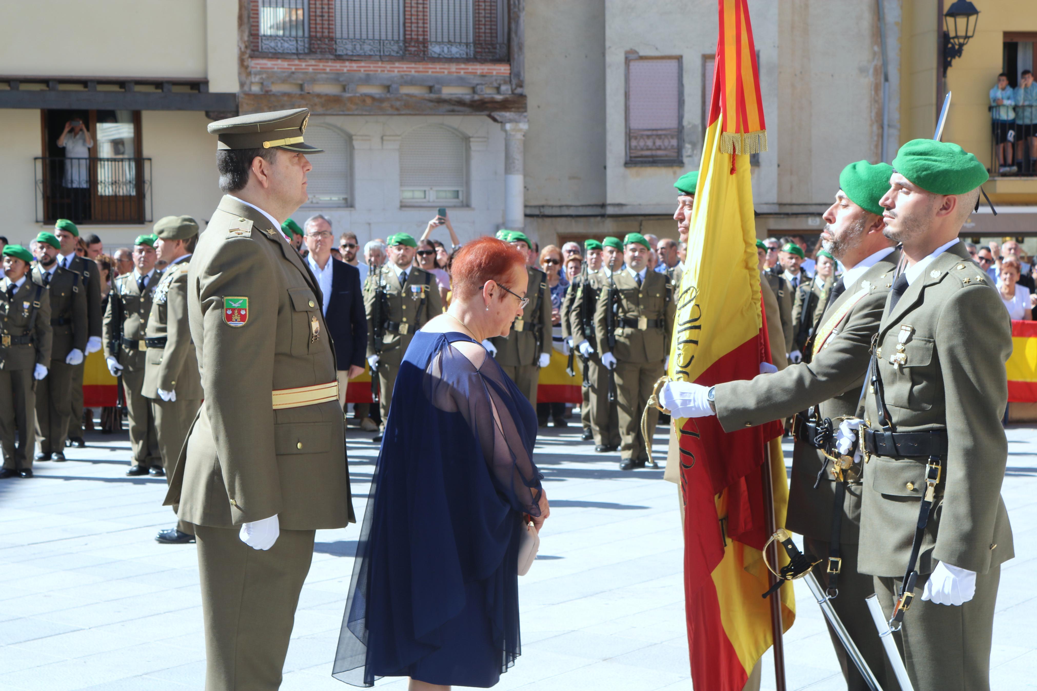 Alrededor de ochenta personas juran ante la Enseña Nacional