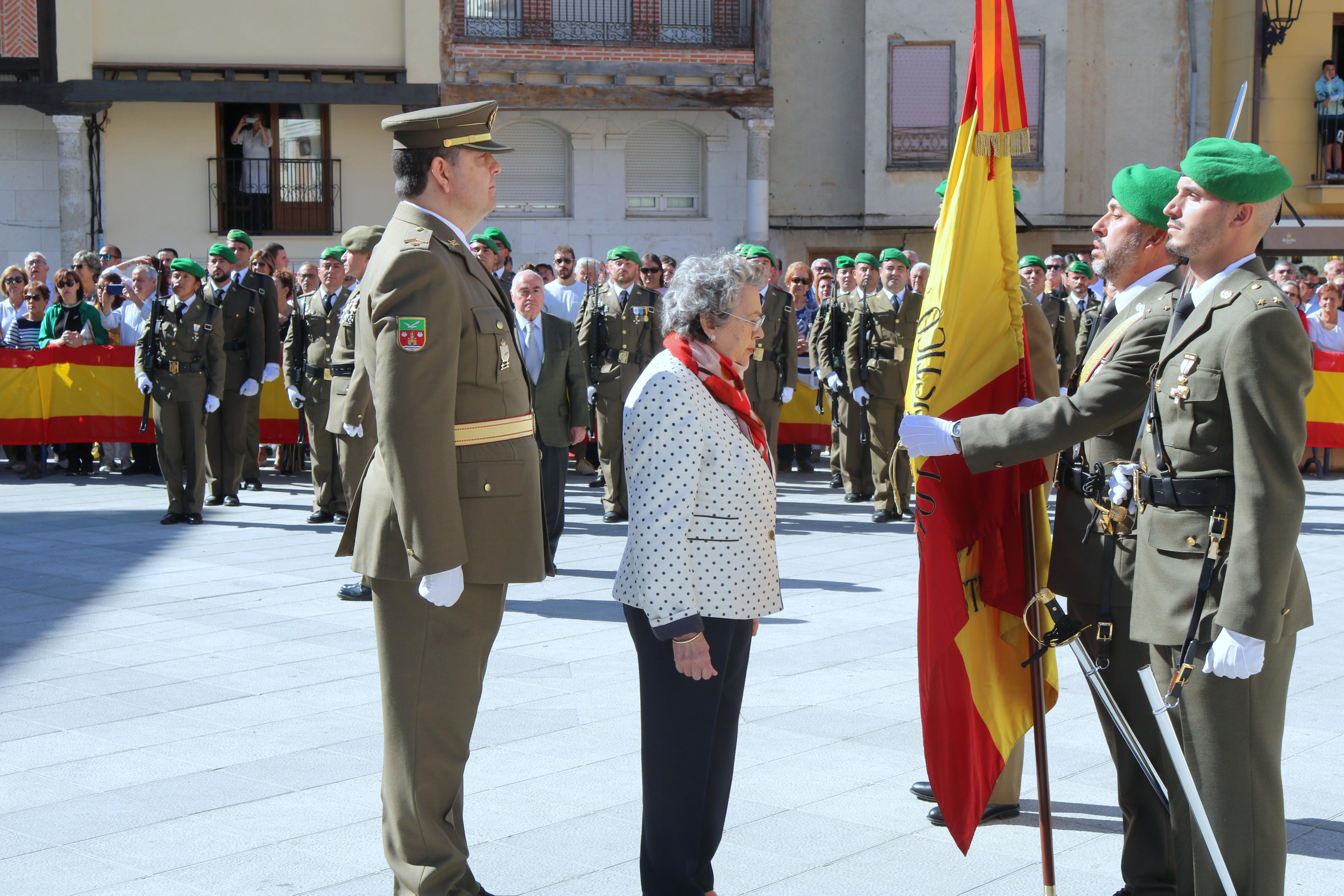 Alrededor de ochenta personas juran ante la Enseña Nacional