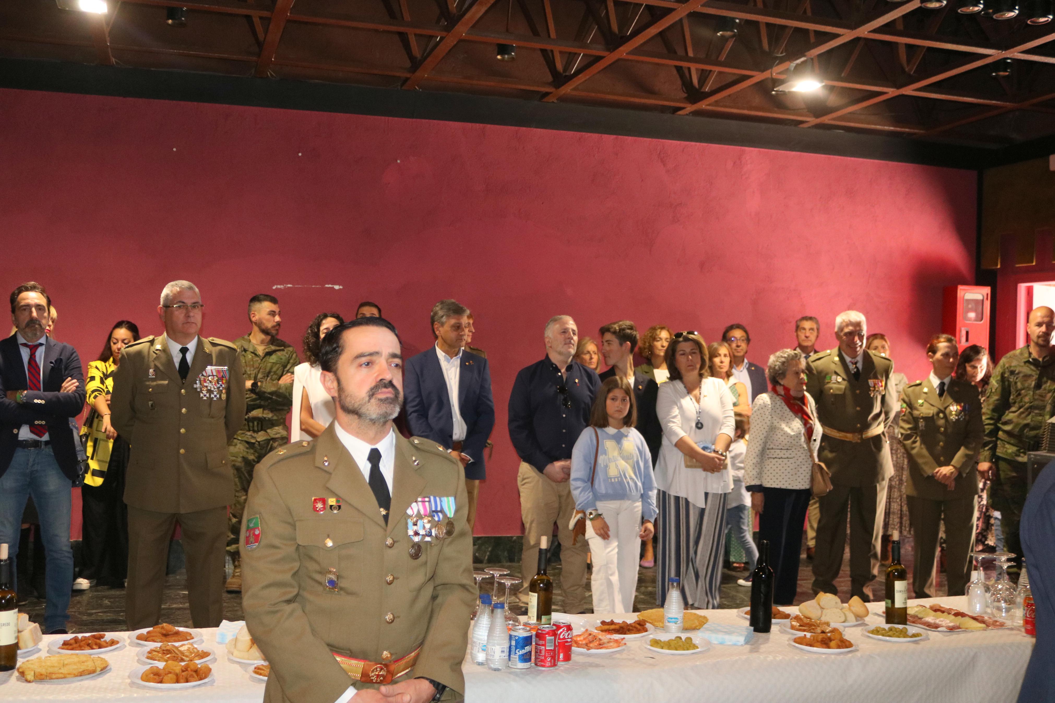 Alrededor de ochenta personas juran fidelidad ante la Enseña Nacional