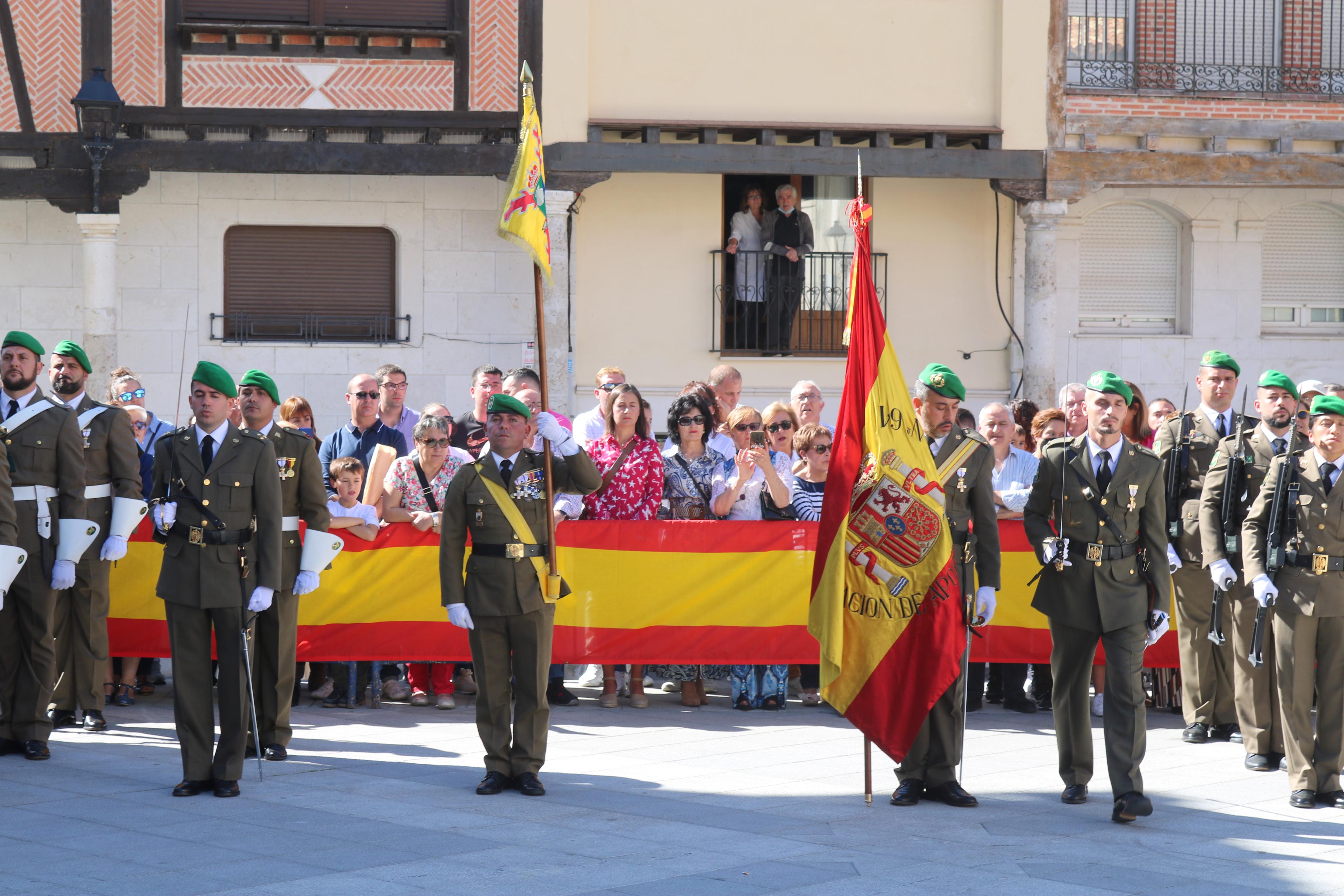 Alrededor de ochenta personas juran fidelidad ante la Enseña Nacional