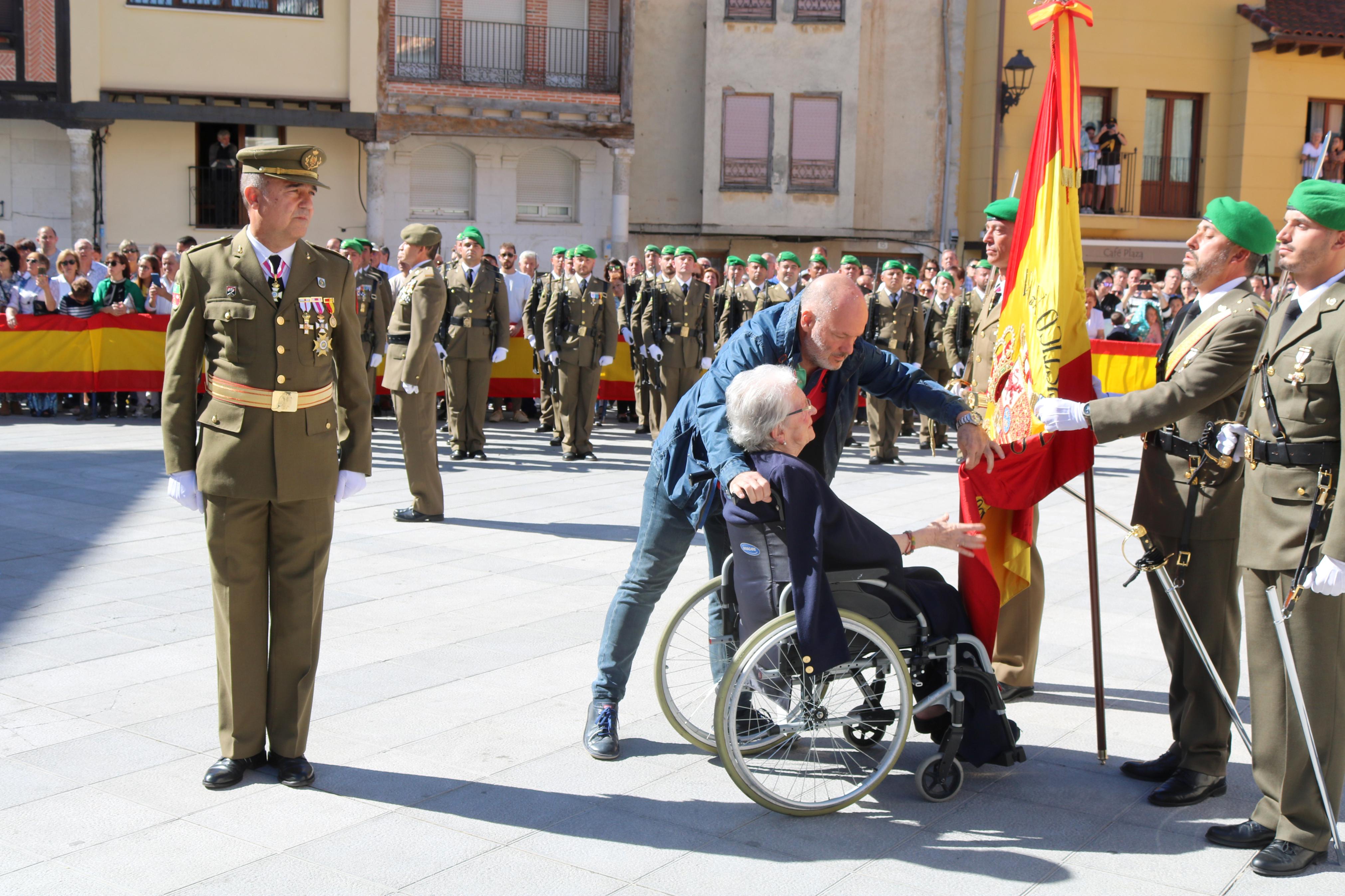 Alrededor de ochenta personas juran fidelidad ante la Enseña Nacional