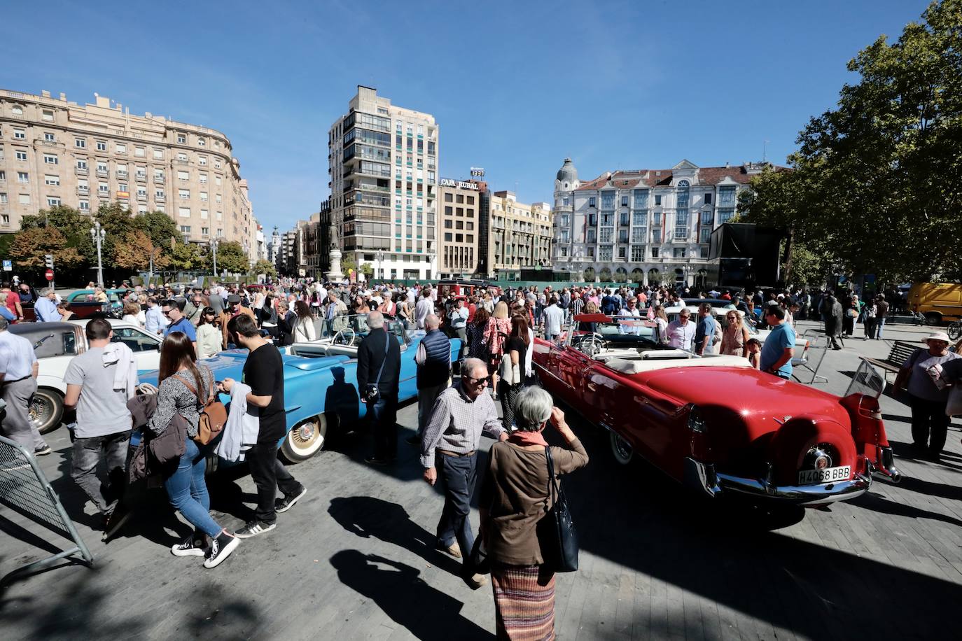 Fotos: Miles de personas disfrutan del Valladolid Motor Vintage (2/3)