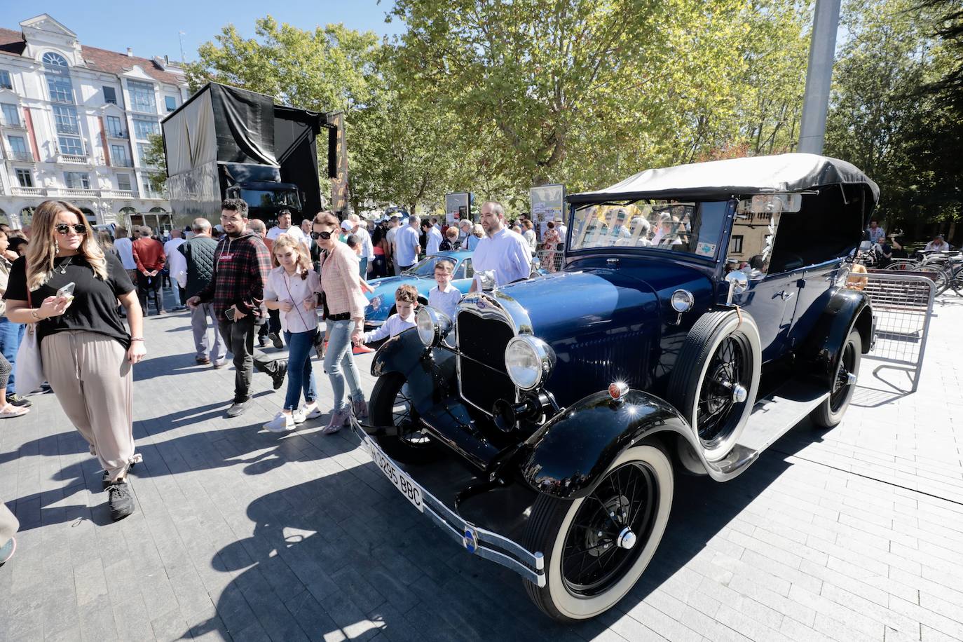 Fotos: Miles de personas disfrutan del Valladolid Motor Vintage (2/3)