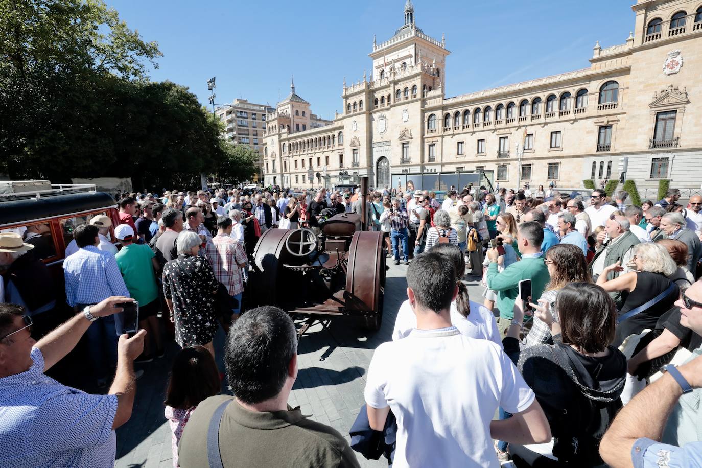 Fotos: Miles de personas disfrutan del Valladolid Motor Vintage (2/3)