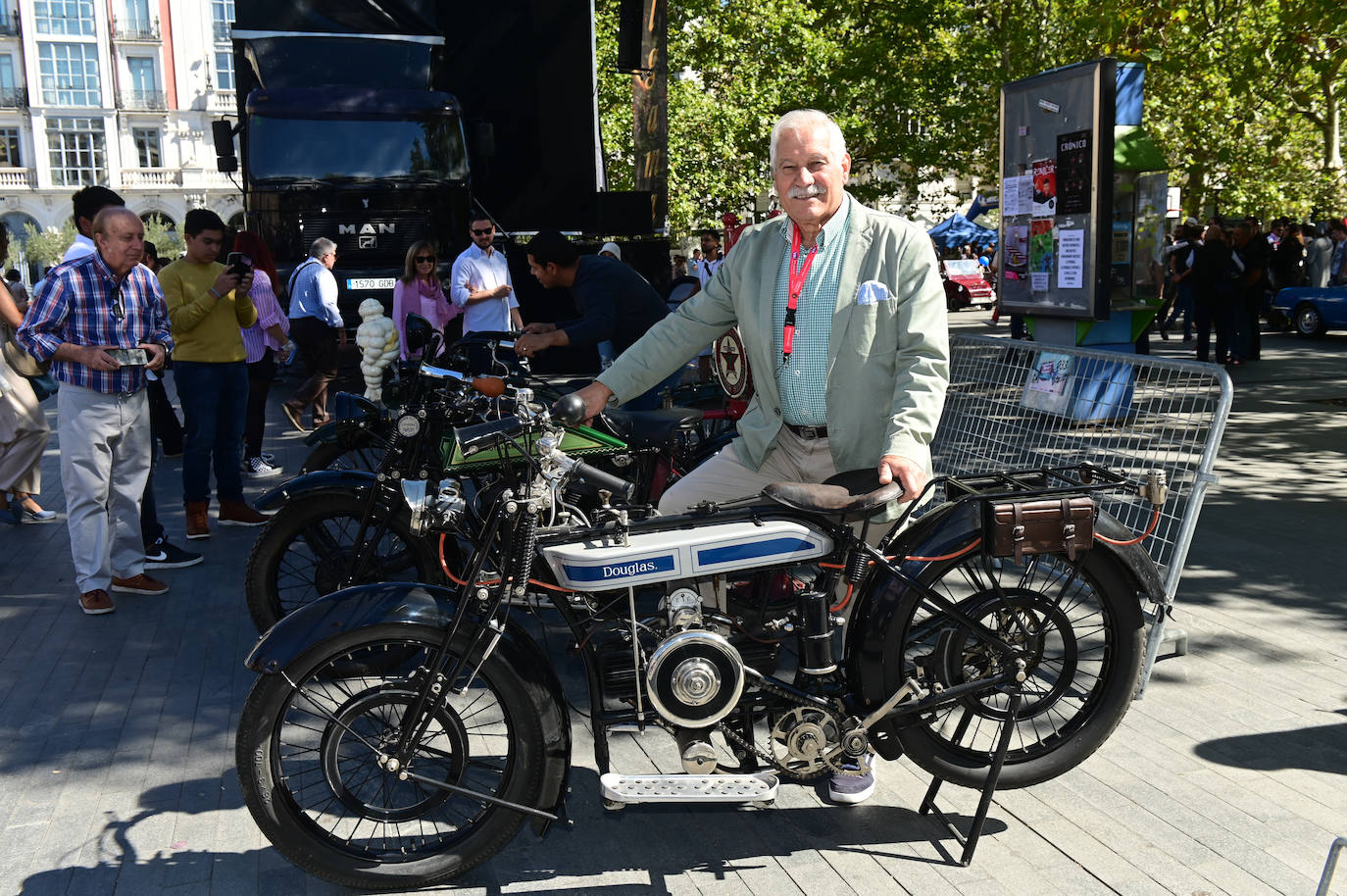 Fotos: Miles de personas disfrutan del Valladolid Motor Vintage (3/3)