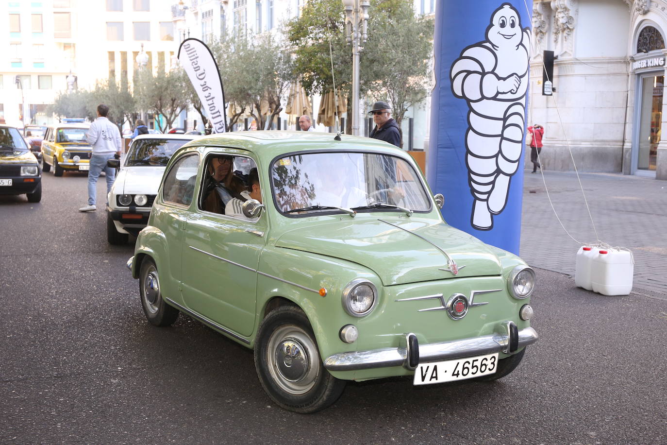 Fotos: Galería de fotos | Llegada de los participantes al Valladolid Motor Vintage 2/3