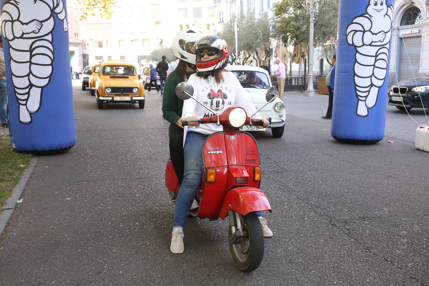 Fotos: Galería de fotos | Llegada de los participantes al Valladolid Motor Vintage 2/3