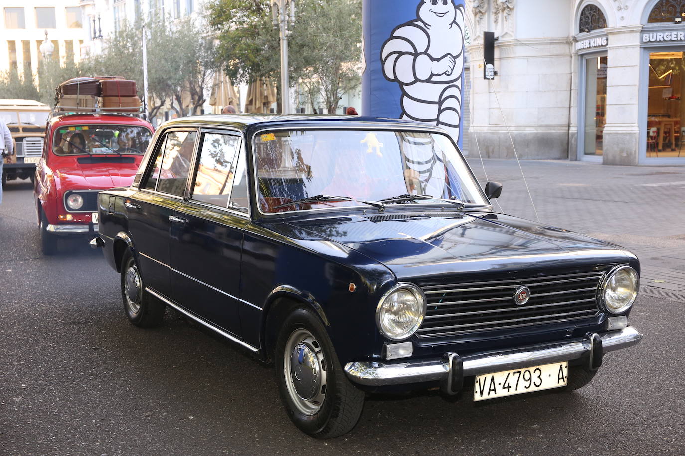 Fotos: Galería de fotos | Llegada de los participantes al Valladolid Motor Vintage 2/3