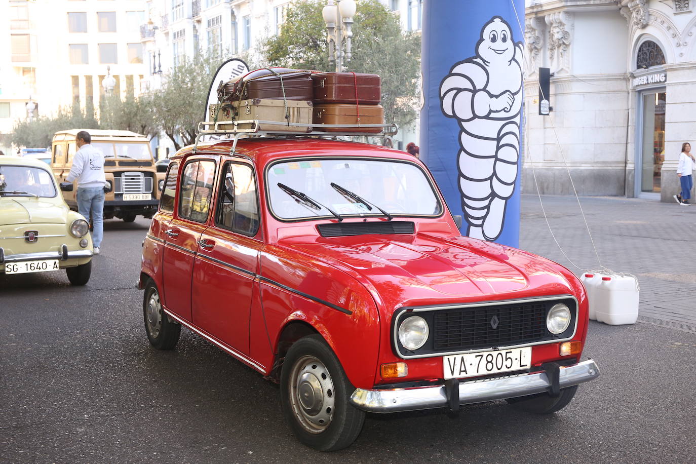 Fotos: Galería de fotos | Llegada de los participantes al Valladolid Motor Vintage 2/3