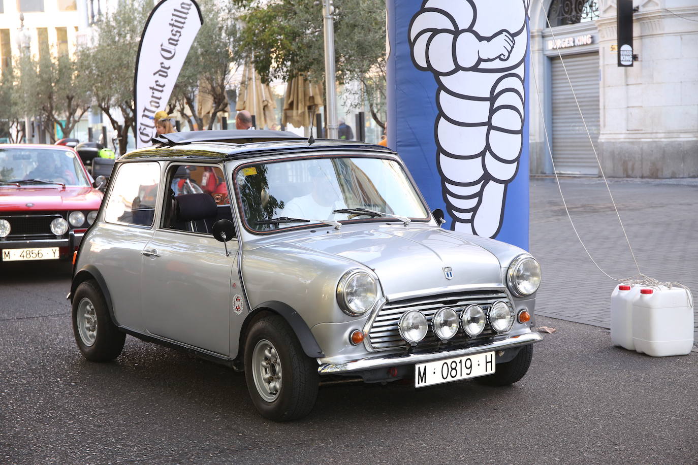 Fotos: Galería de fotos | Llegada de los participantes al Valladolid Motor Vintage 2/3