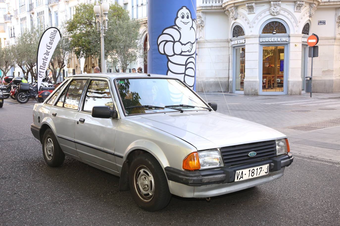 Fotos: Galería de fotos | Llegada de los participantes al Valladolid Motor Vintage 2/3