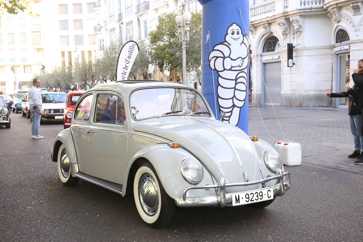 Fotos: Galería de fotos | Llegada de los participantes al Valladolid Motor Vintage 2/3