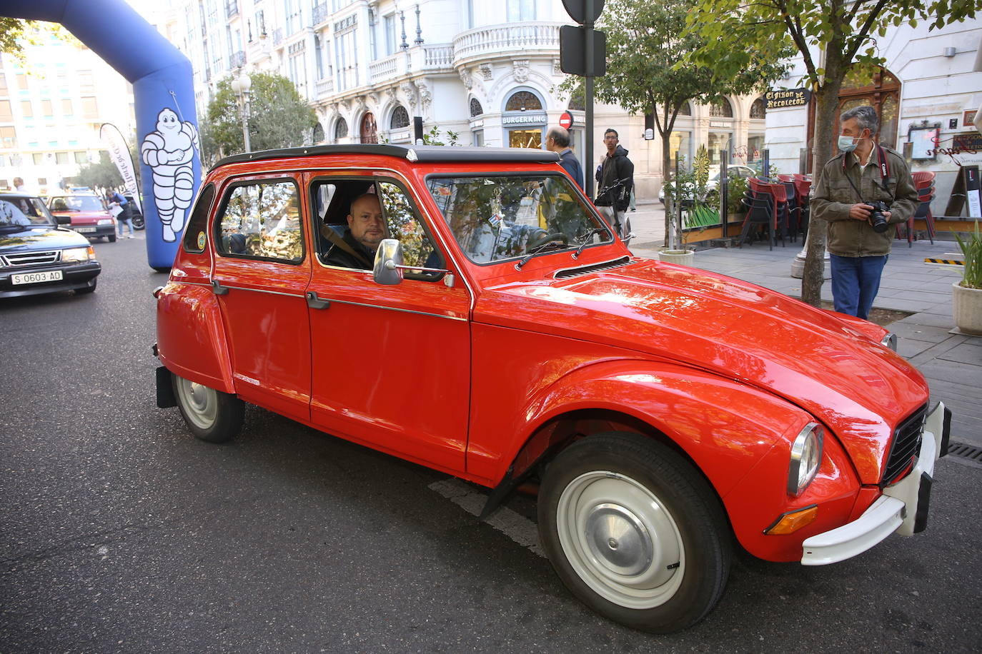 Fotos: Galería de fotos | Llegada de los participantes al Valladolid Motor Vintage 2/3