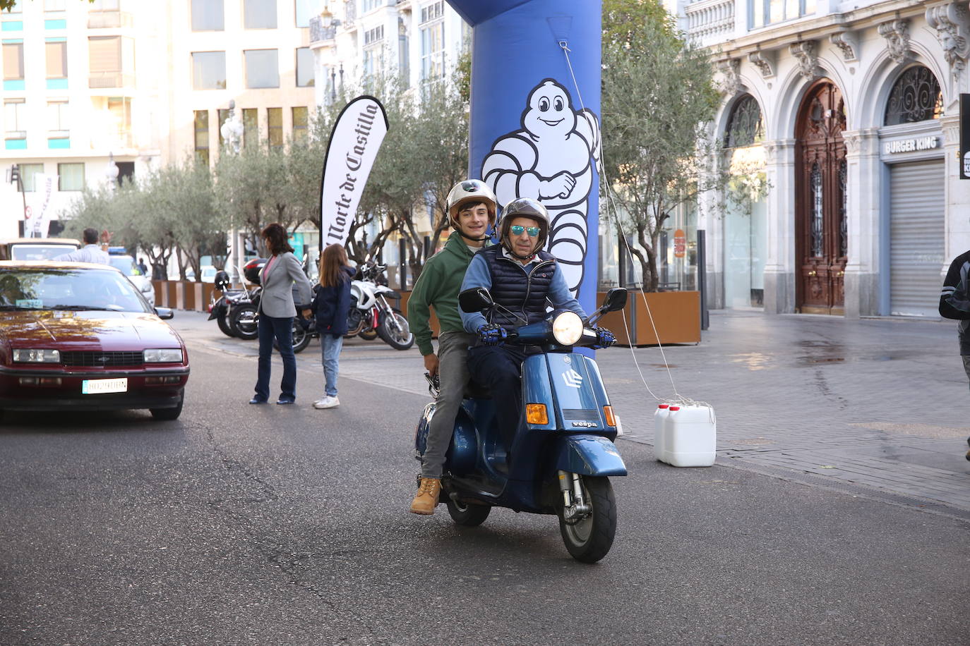 Fotos: Galería de fotos | Llegada de los participantes al Valladolid Motor Vintage 3/3