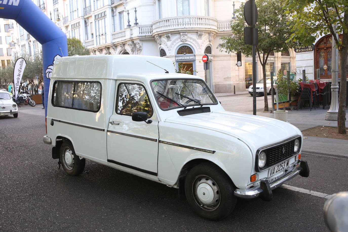 Fotos: Galería de fotos | Llegada de los participantes al Valladolid Motor Vintage 3/3