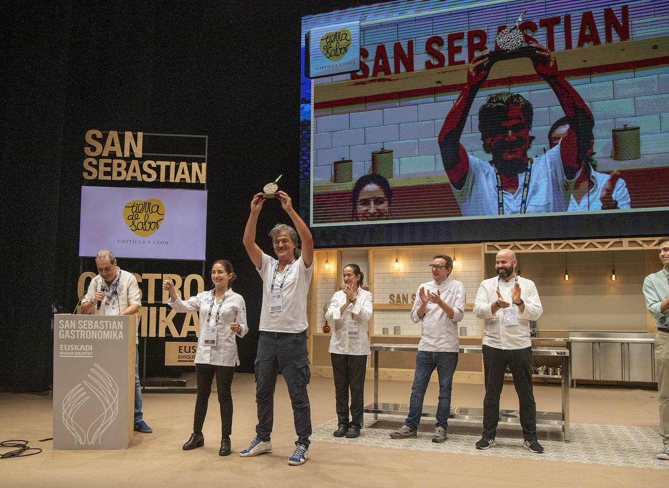 San Sebastián Gastronomika: Carles Abellán gana eI Campeonato de Garbanzos Tierra de Sabor