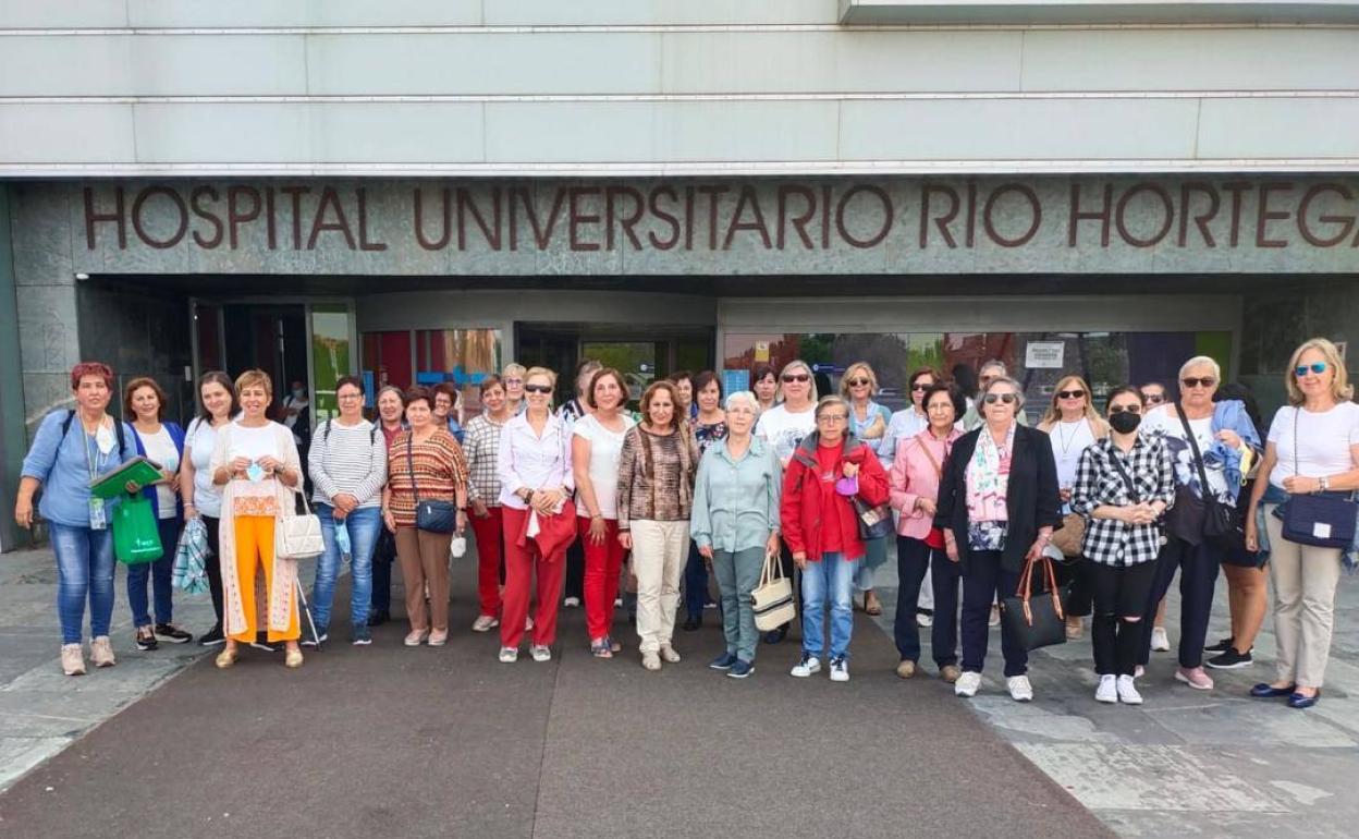 Grupo de mujeres de Tierra de Campos que este lunes se desplazaron hasta Valladolid capital para hacerse una mamografía. 
