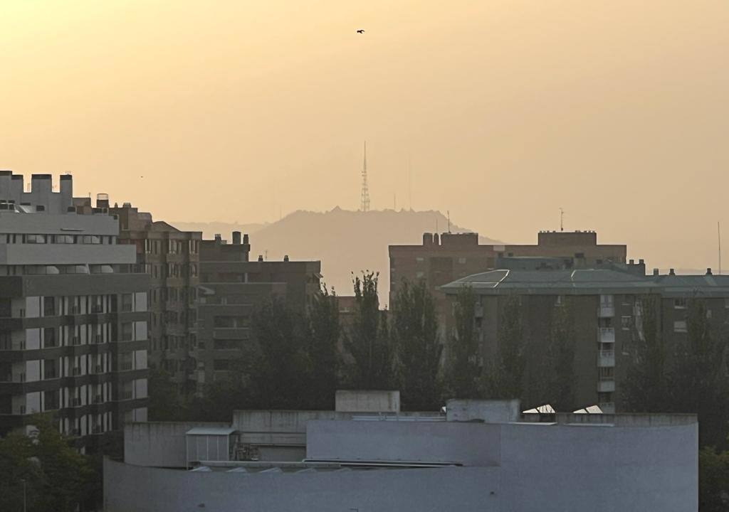 Fotos: La calima tiñe de naranja el cielo de Valladolid