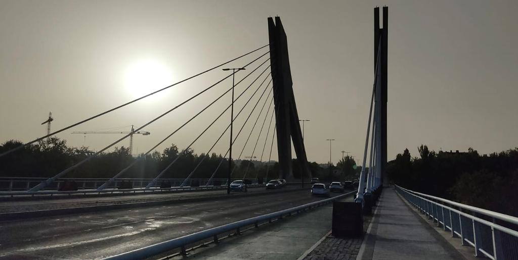 Fotos: La calima tiñe de naranja el cielo de Valladolid