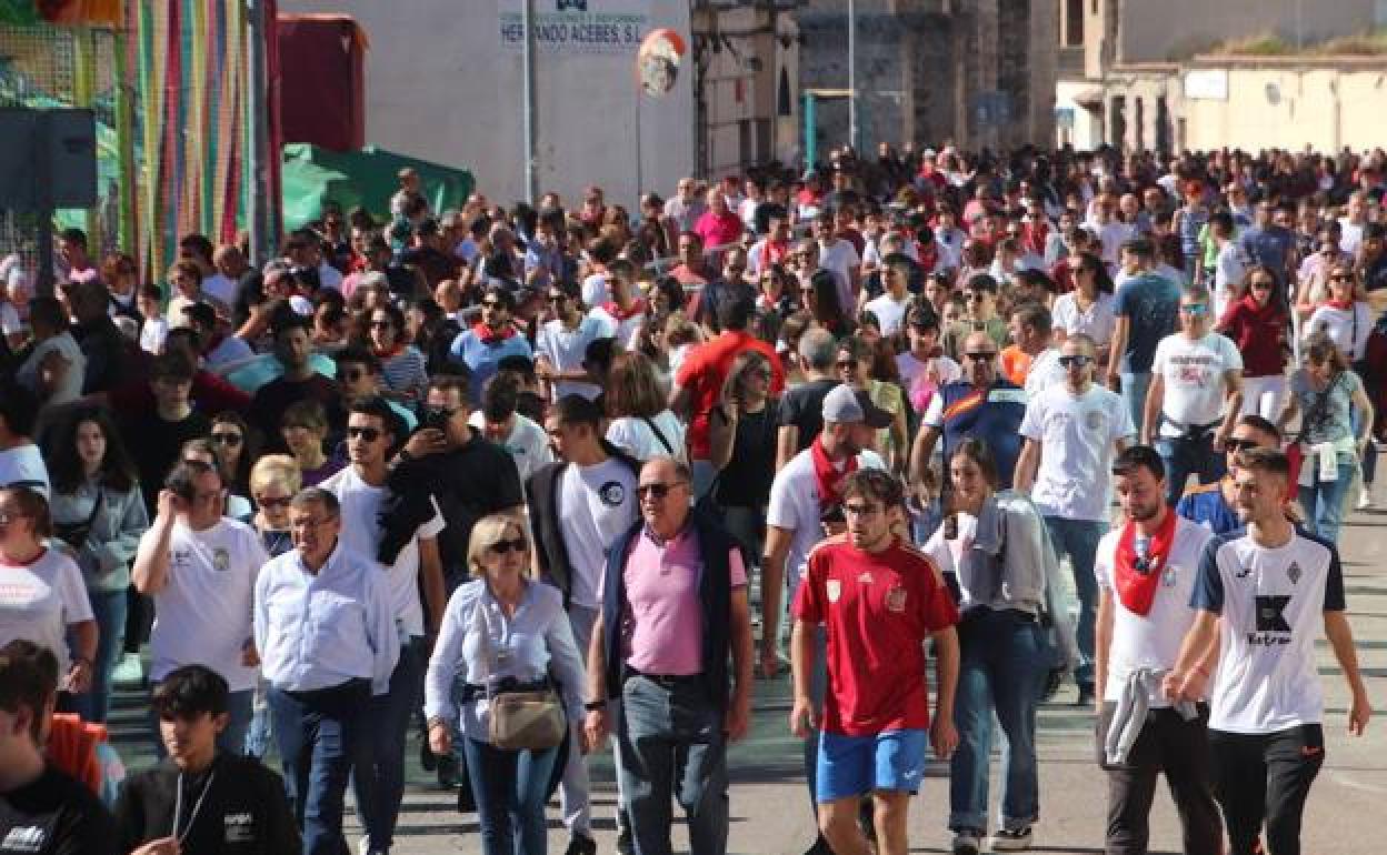 Decenas de personas visitan Cuéllar durante las fiestas. 