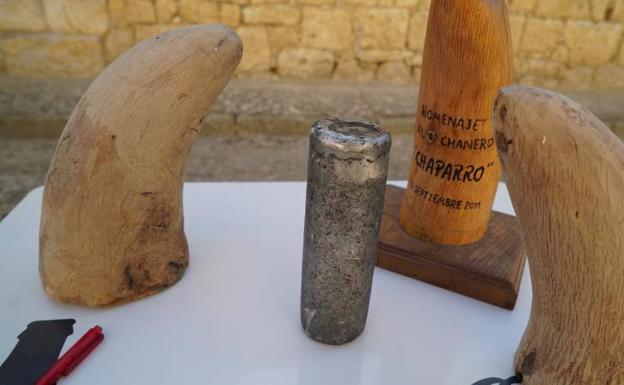 Chanas de madera y los marros de hierro. 