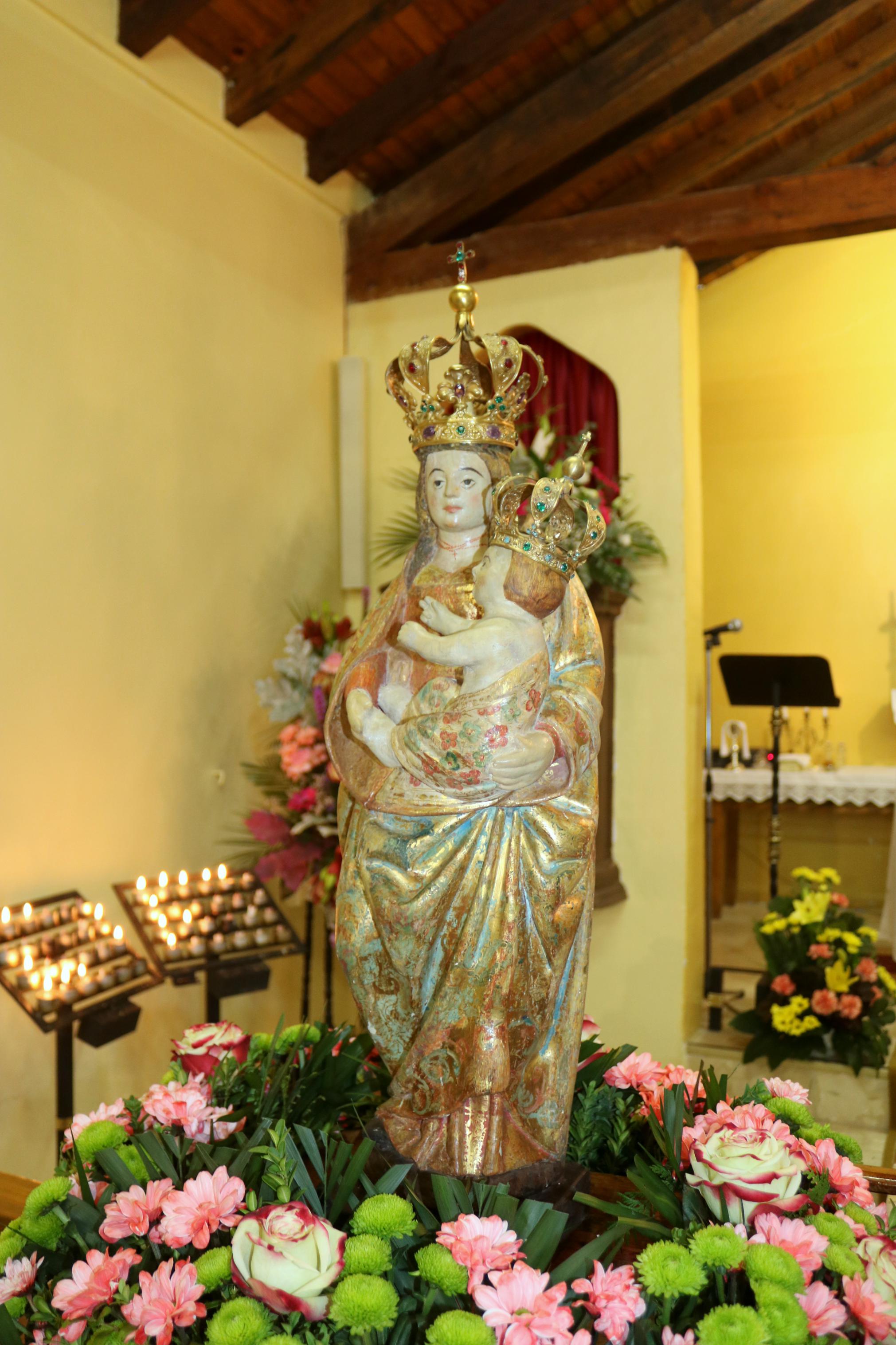 Las Fiestas Patronales tienen su centro en las danzas en honor a la Virgen del Río Franco y la Virgen del Rosario