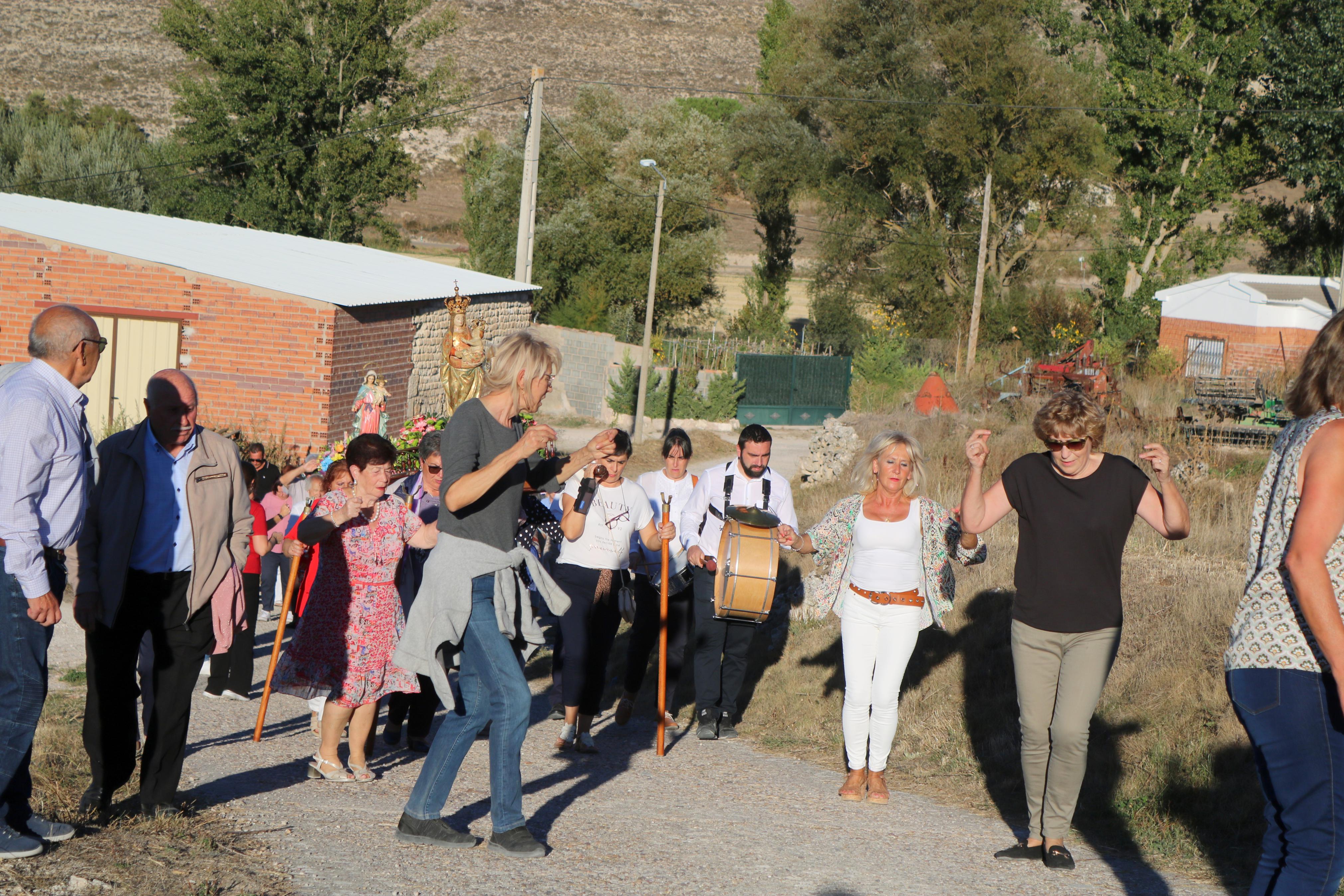 Las Fiestas Patronales tienen su centro en las danzas en honor a la Virgen del Río Franco y la Virgen del Rosario