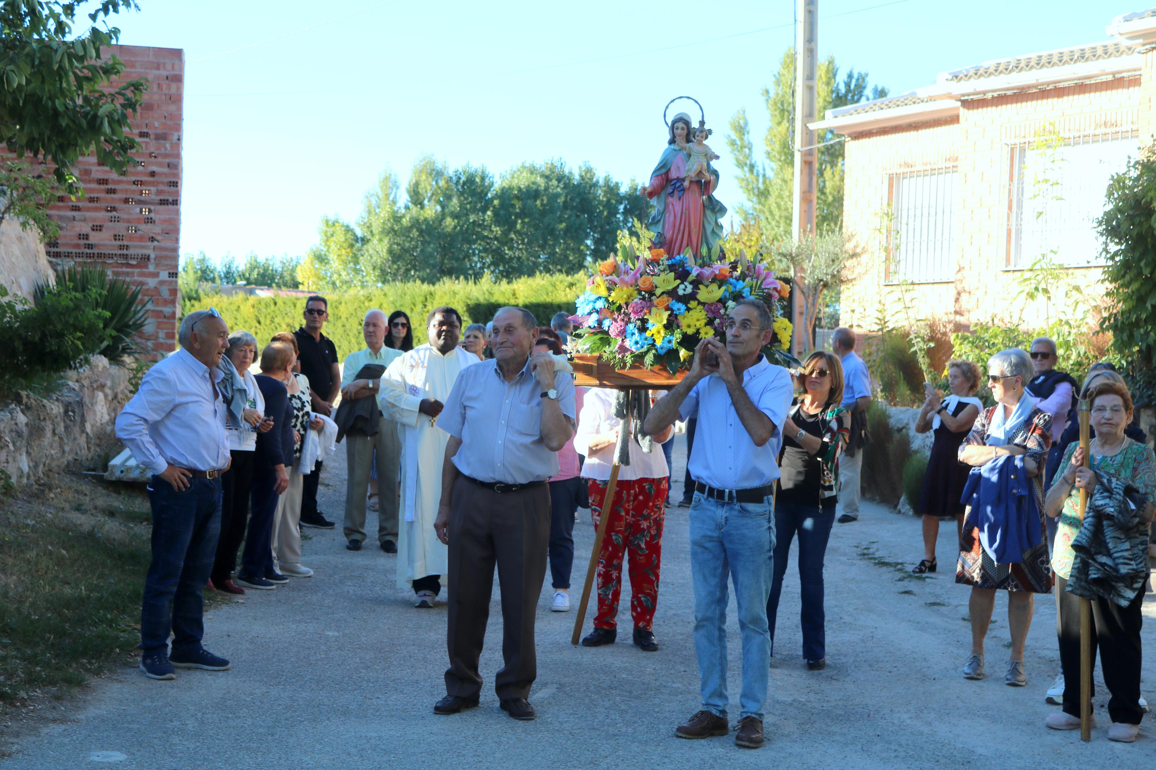 Las Fiestas Patronales tienen su centro en las danzas en honor a la Virgen del Río Franco y la Virgen del Rosario