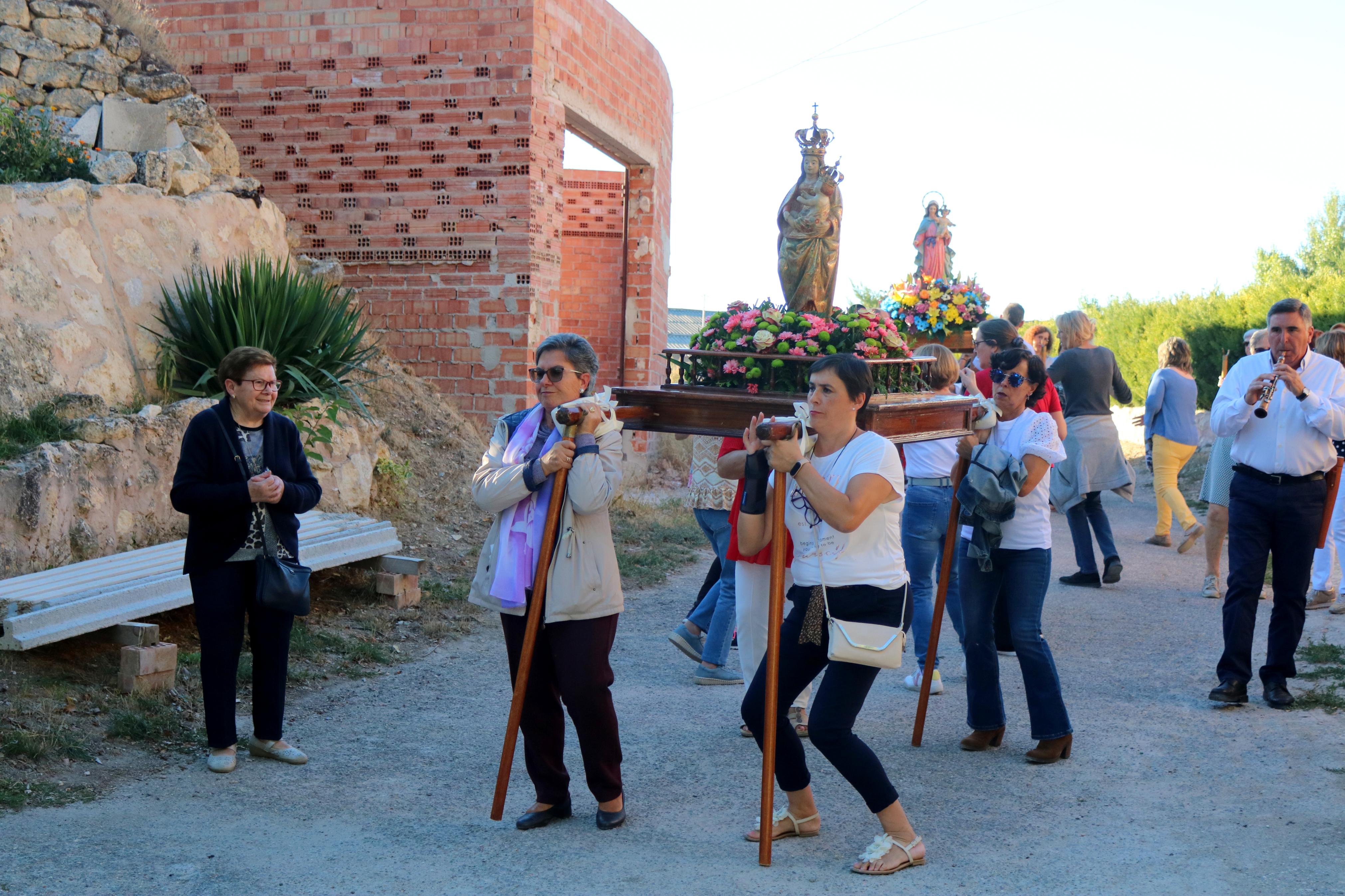 Las Fiestas Patronales tienen su centro en las danzas en honor a la Virgen del Río Franco y la Virgen del Rosario