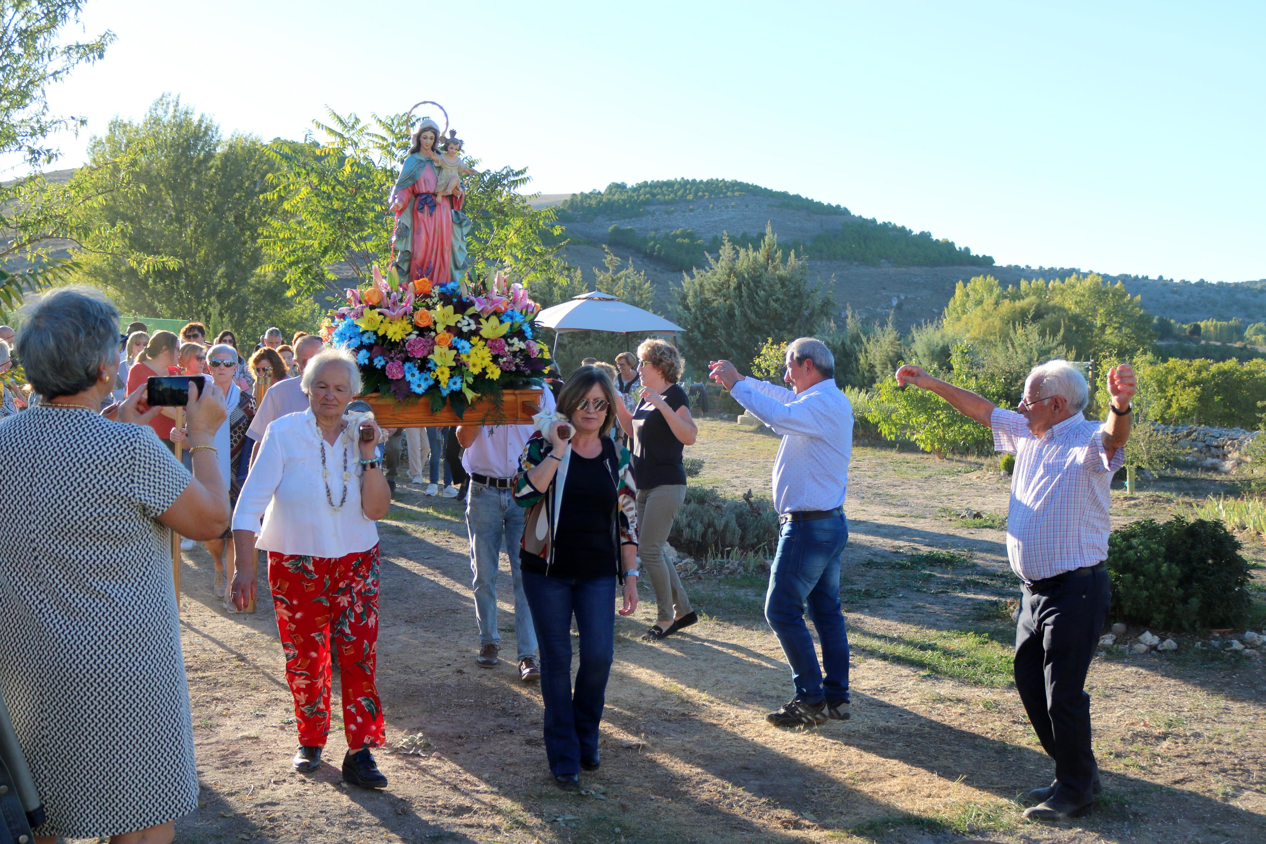 Las Fiestas Patronales tienen su centro en las danzas en honor a la Virgen del Río Franco y la Virgen del Rosario