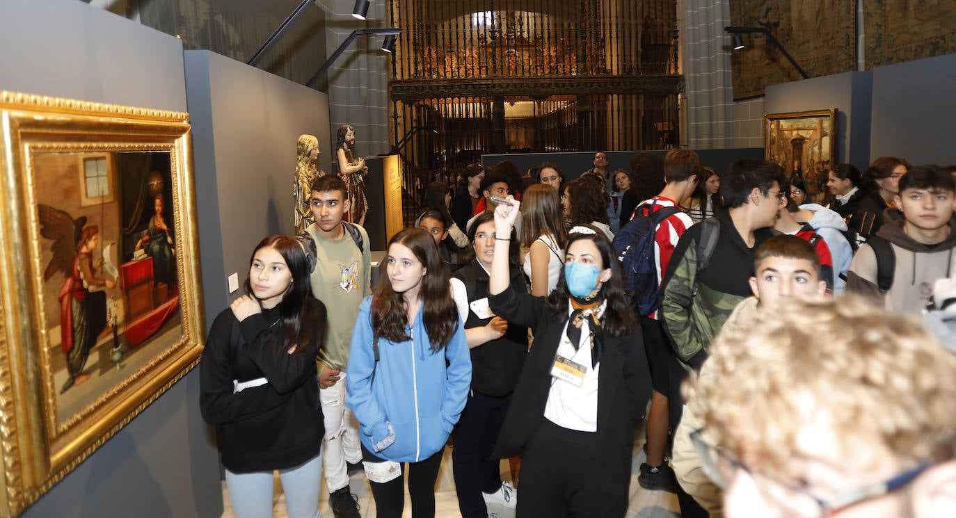 Fotos: Alumnos de Religión de la comunidad visitan &#039;Renacer&#039;