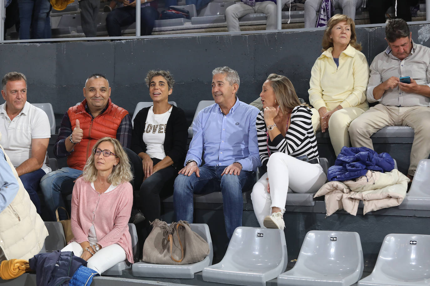 Fotos: La afición del baloncesto responde en el primer partido de Liga