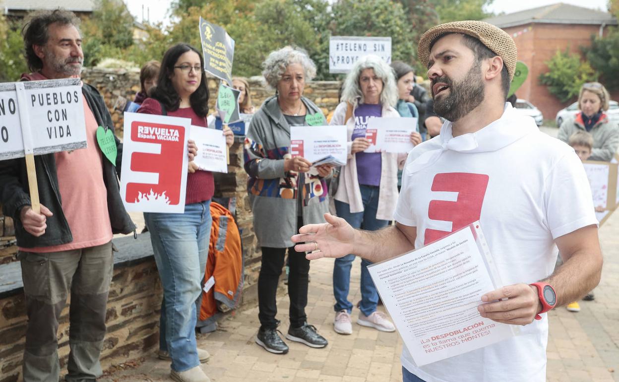 Concentración en Filiel (León) convocada por la Revuelta de la España Vaciada.