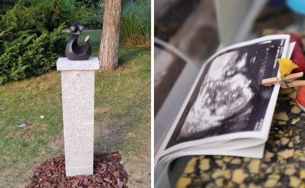 Escultura en el cementerio de Las Contiendas. A la derecha, la ecografía de Maia, que falleció a las 18 semanas de gestación. 