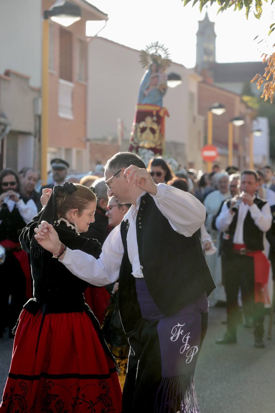 Fotos: El barrio de La Pilarica de Valladolid procesiona a su Virgen en el día del Pilar