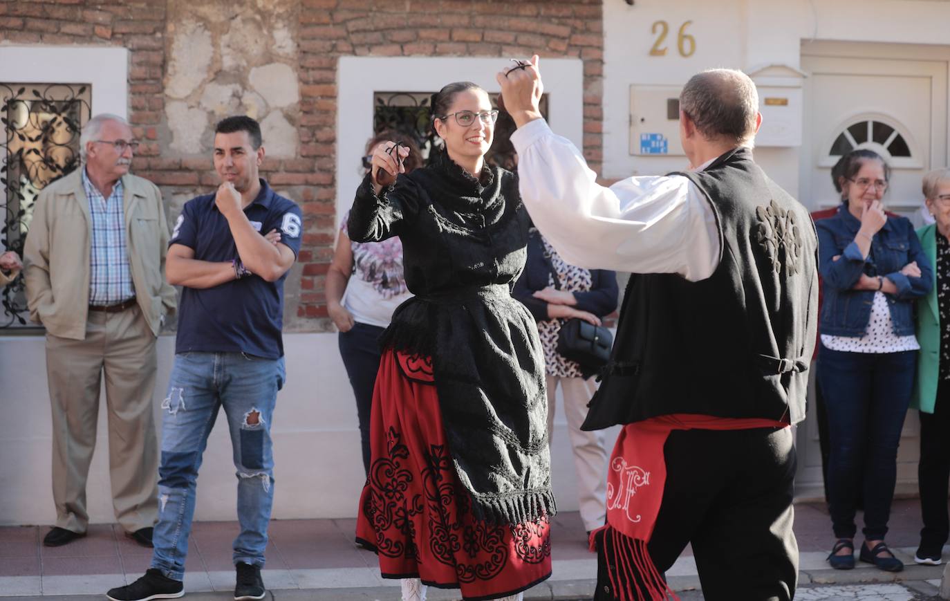 Fotos: El barrio de La Pilarica de Valladolid procesiona a su Virgen en el día del Pilar