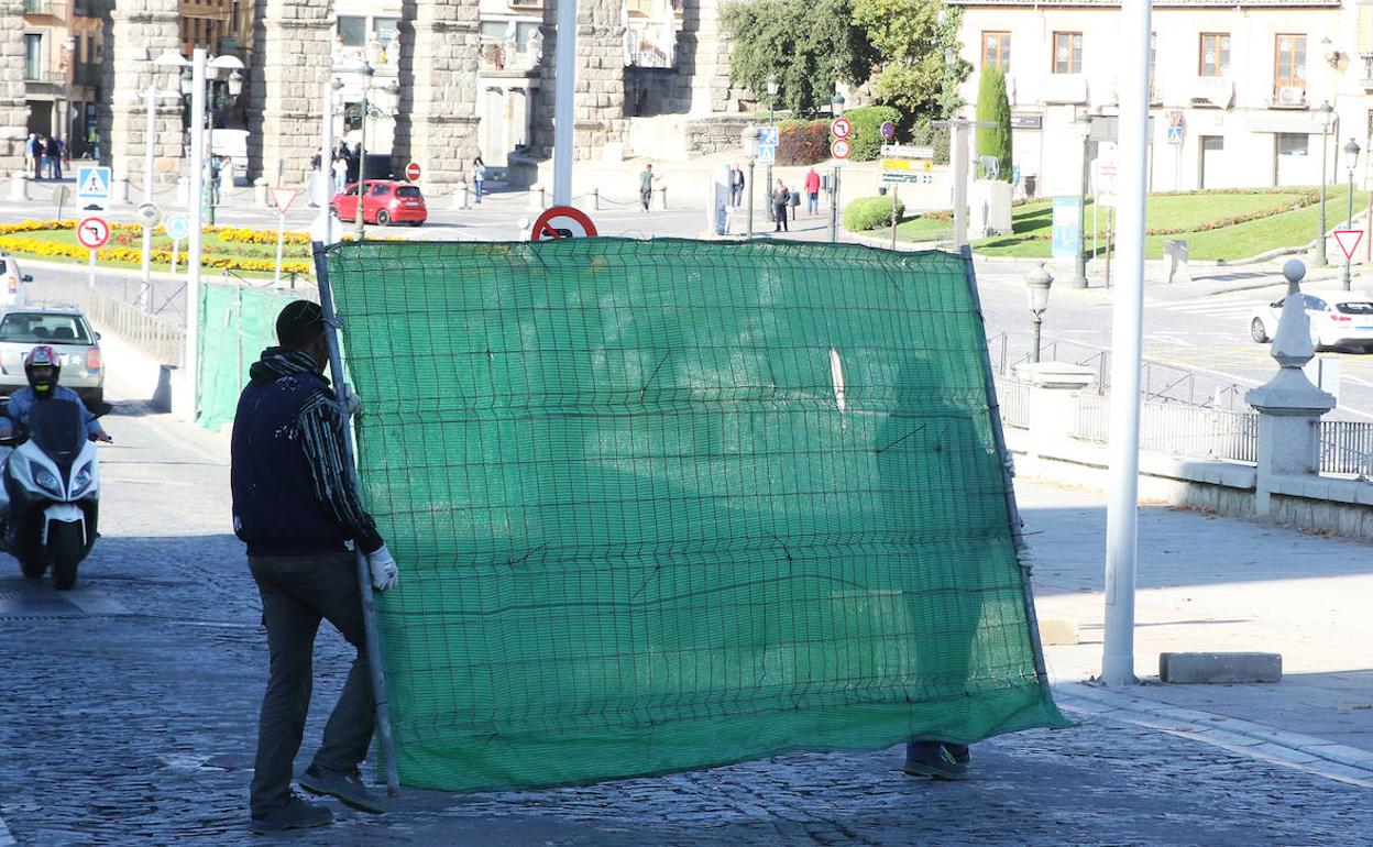 Trabajadores colocaron ayer vallas en el tramo afectado. 