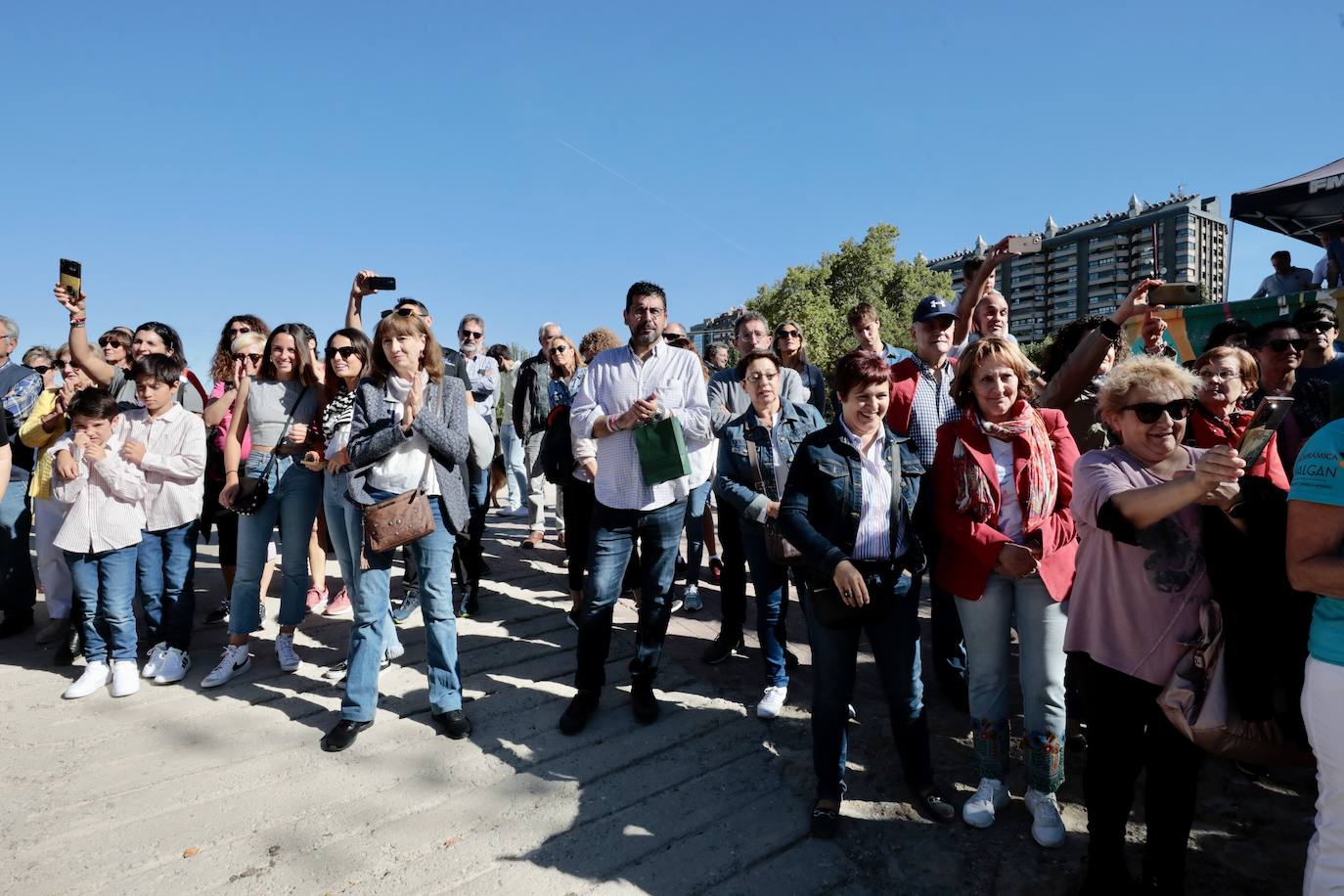 Fotos: El barco de las Valkirias ya surca las aguas del Pisuerga