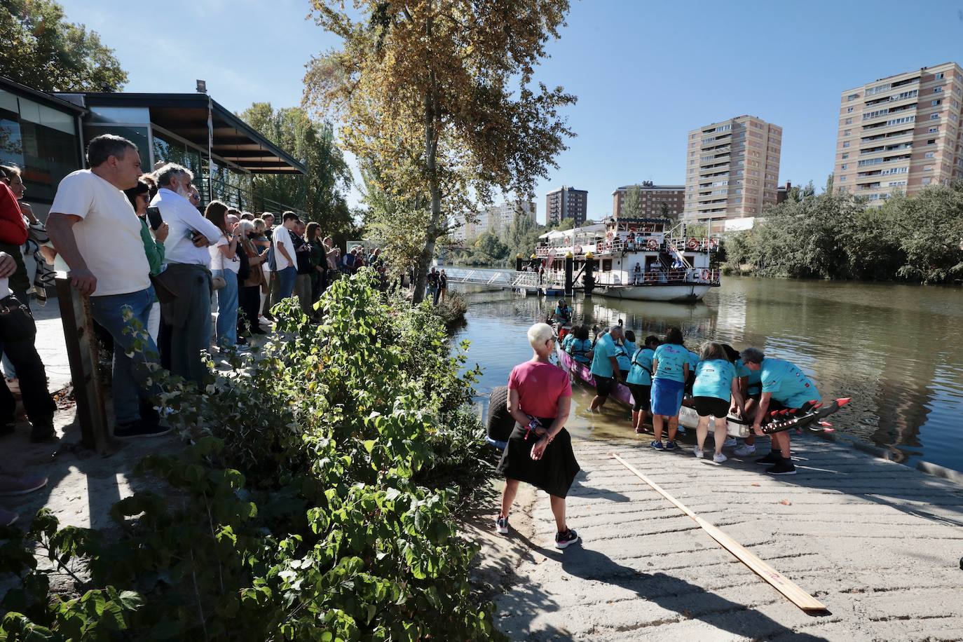 Fotos: El barco de las Valkirias ya surca las aguas del Pisuerga