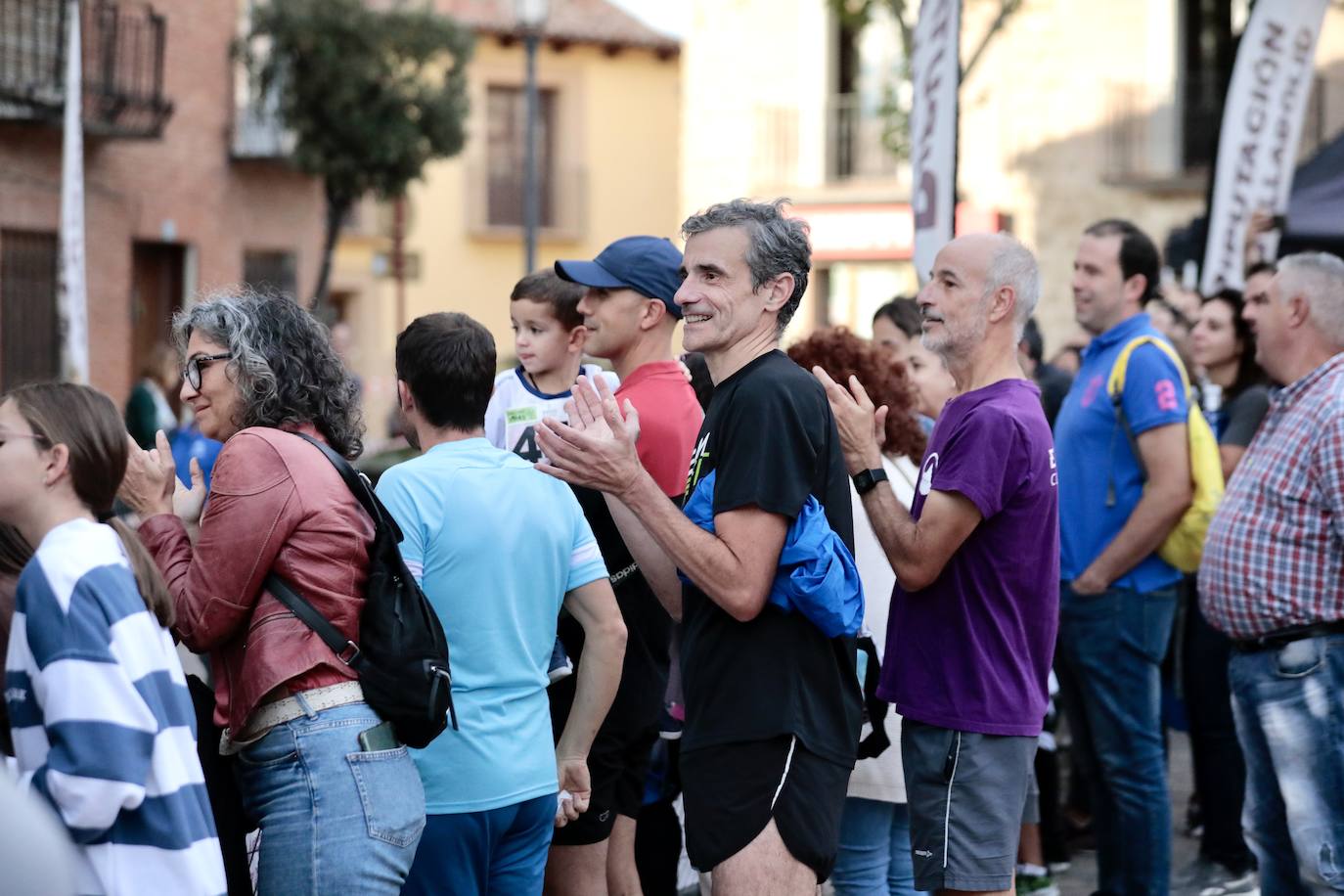 Fotos: Centenares de corredores participan en la segunda etapa del circuito Corriendo Entre Viñas en Cigales