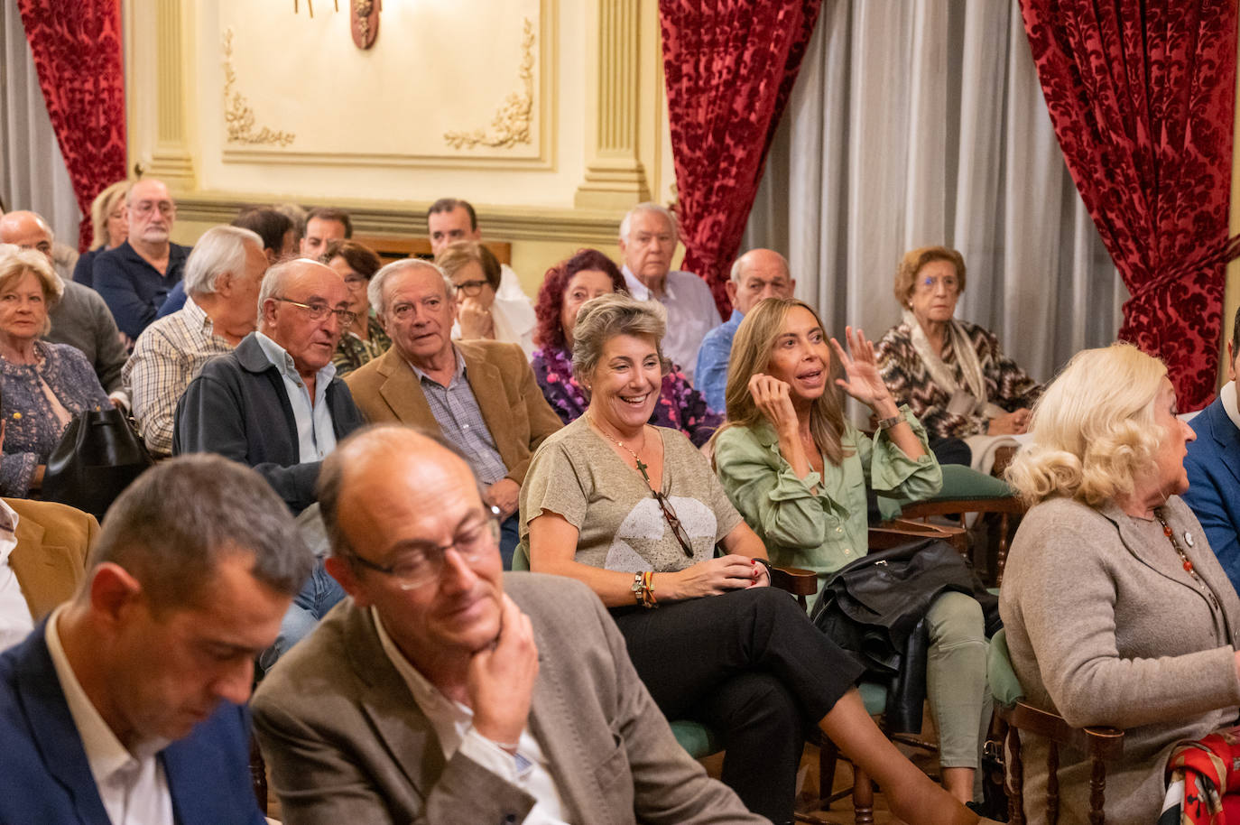 Fotos: El Casino de Palencia recibe al excoronel jefe de la UCO Manuel Sánchez Corbí