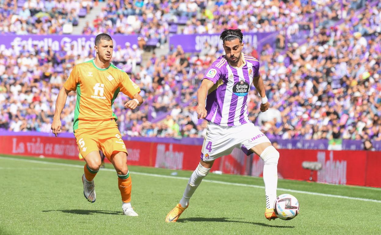 Kike Pérez, durante el partido frente al Real Betis.