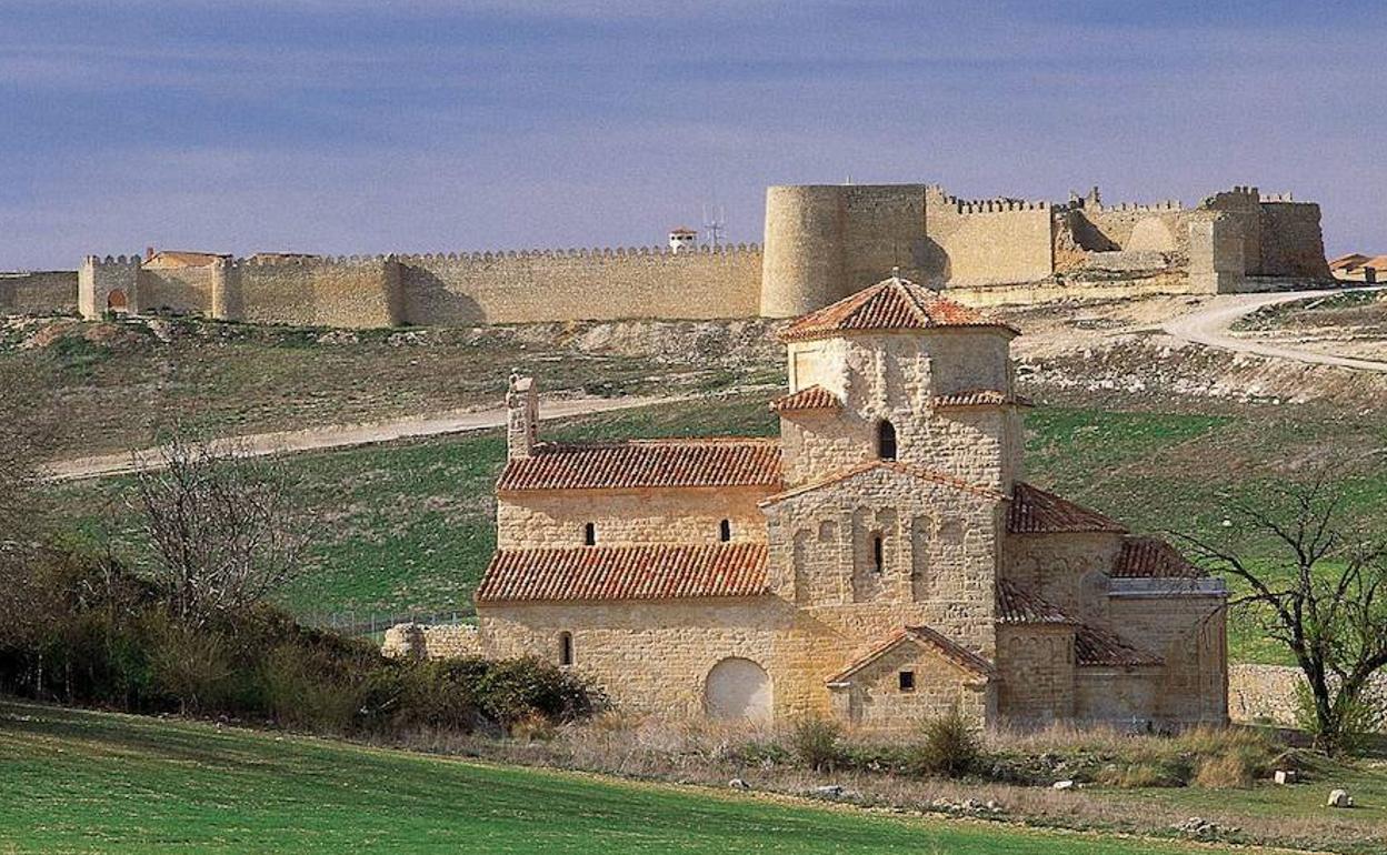 Panorámica de Nuestra Señora de la Anunciada y las murallas de Urueña. 