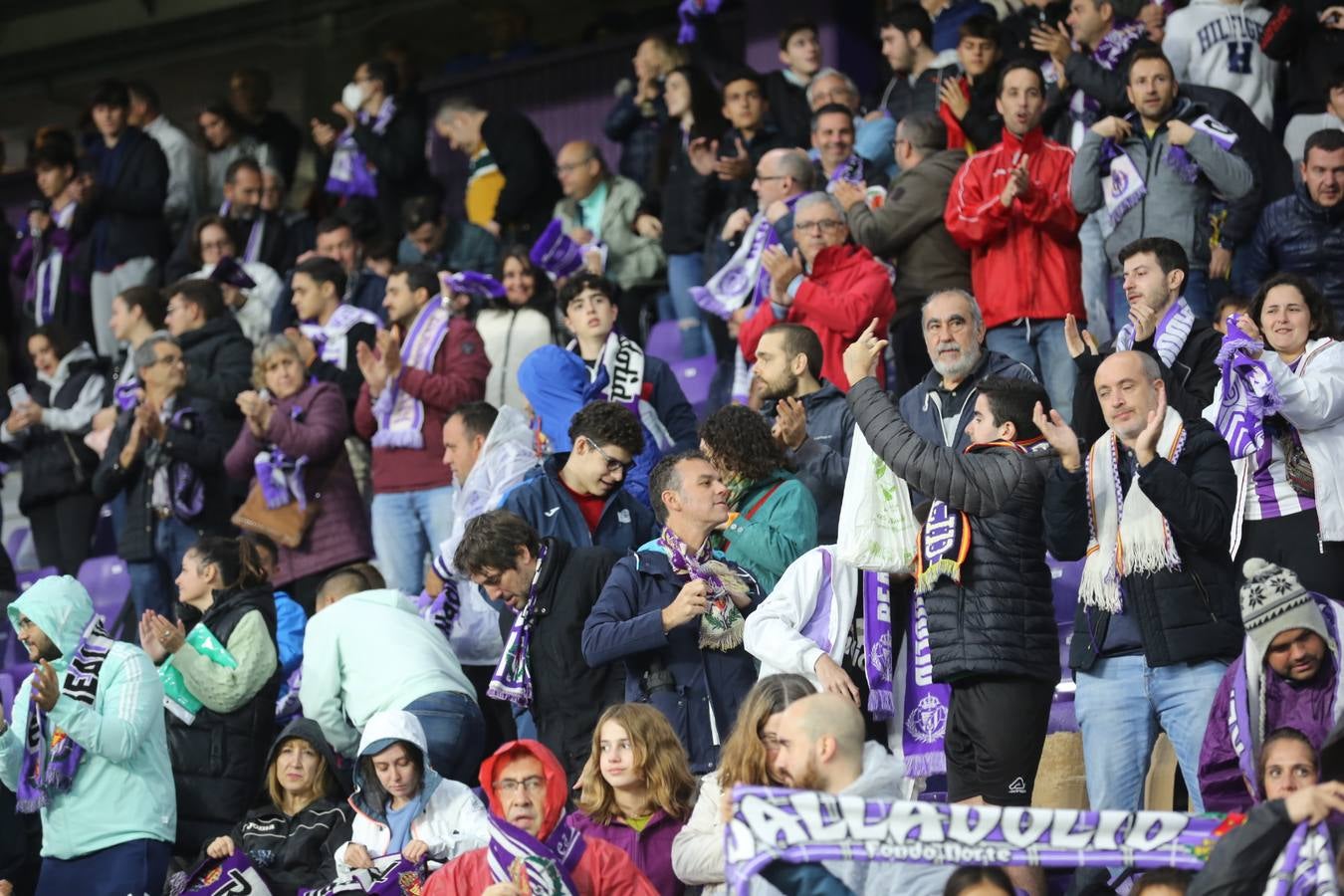 Fotos: Búscate en las fotos de la grada del Real Valladolid-Celta de Vigo (1/4)