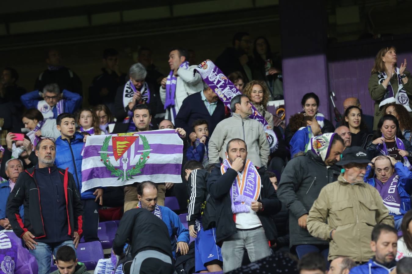 Fotos: Búscate en las fotos de la grada del Real Valladolid-Celta de Vigo (1/4)