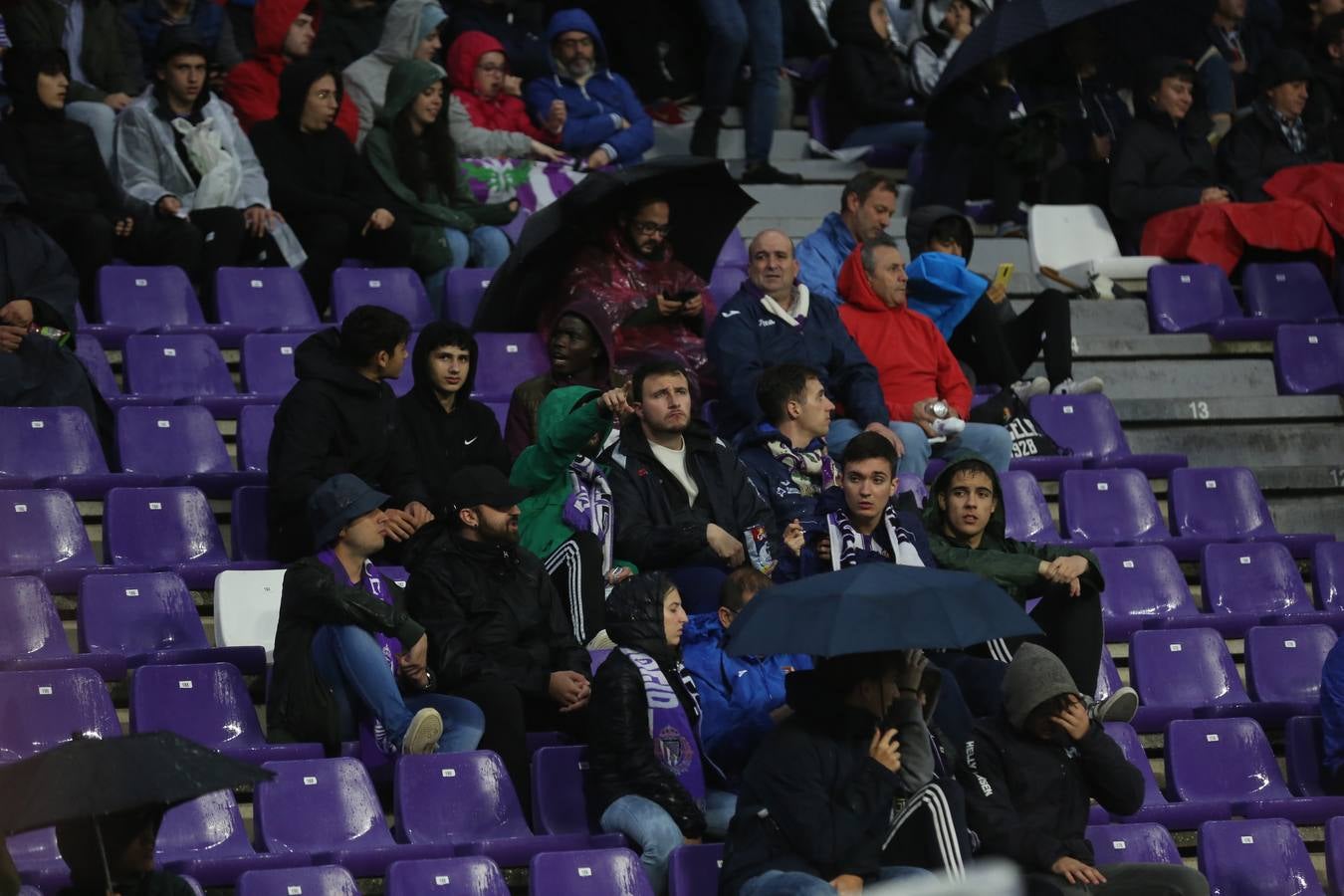 Fotos: Búscate en las fotos de la grada del Real Valladolid-Celta de Vigo (1/4)