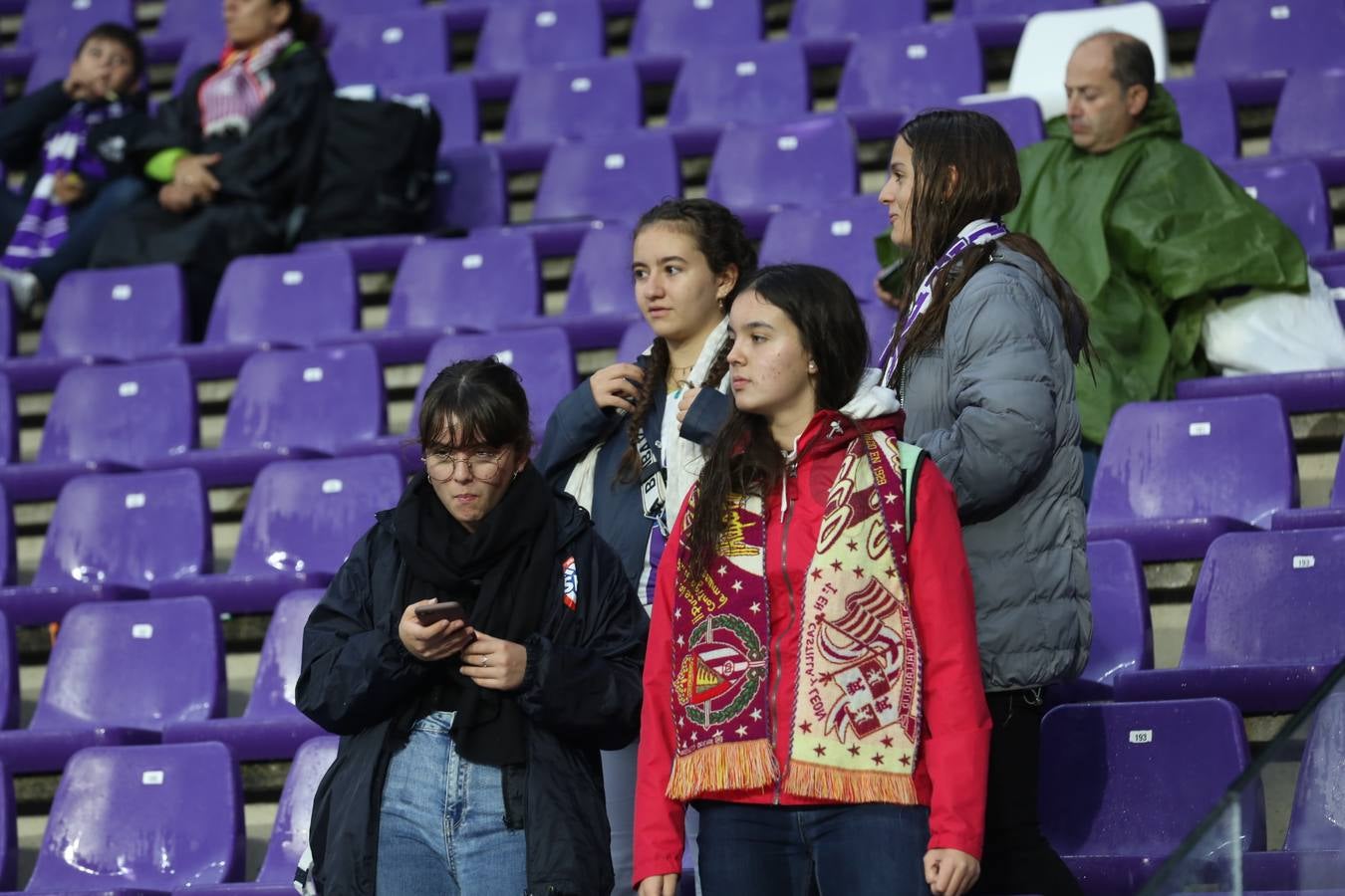 Fotos: Búscate en las fotos de la grada del Real Valladolid-Celta de Vigo (1/4)