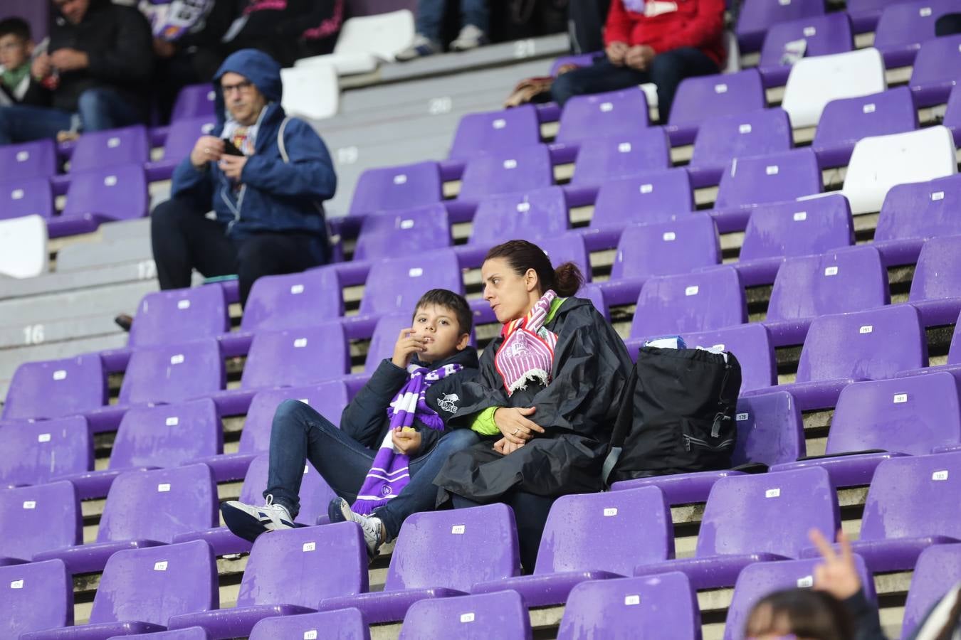 Fotos: Búscate en las fotos de la grada del Real Valladolid-Celta de Vigo (1/4)